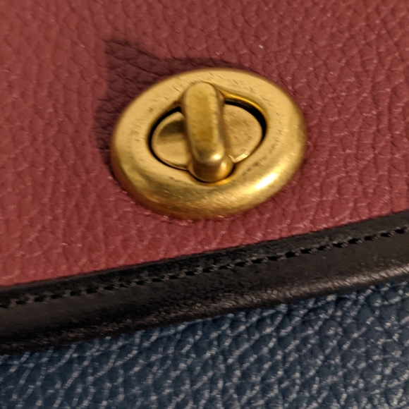 **SOLD**Coach Crossbody - Picture 8 of 10